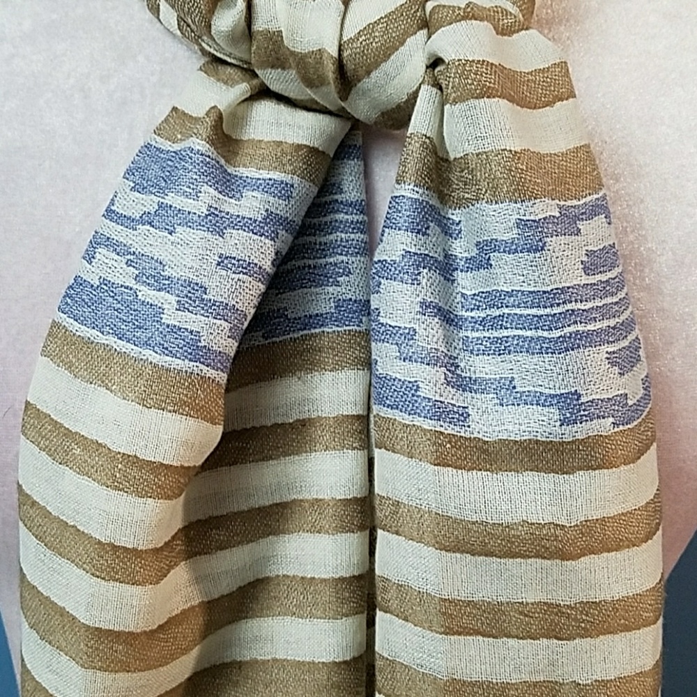 *NWT Classy cream, tan, blue tribal print scarf - Picture 2 of 5